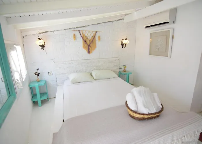 Bed & Breakfast Aracati Alaçatı
